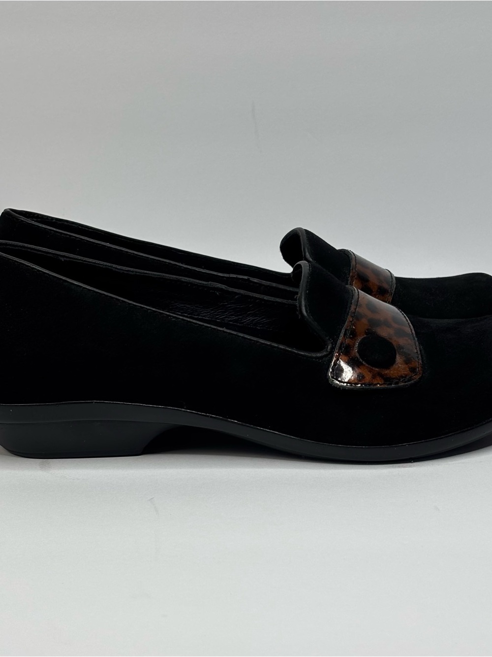 New Dansko Olena black suede loafers tortoise print patent leather trim Size 37 - Picture 10 of 14